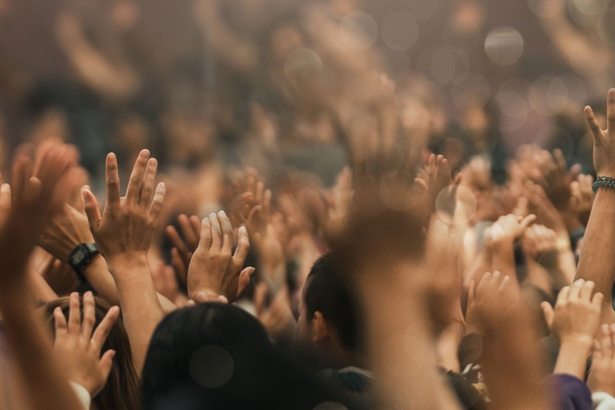 Louvor, Sabedoria e Justiça de Deus em Estudo